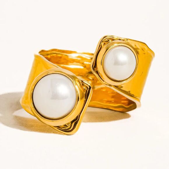 Chloe 18K Gold Non-Tarnish Pearl Abstract Ring Size 7 - Picture 2 of 4